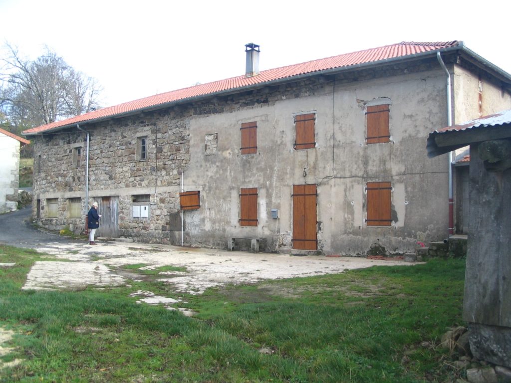 Une maison du plateau ardéchois avant